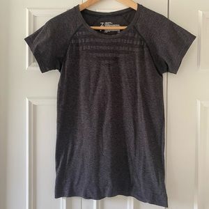 Zella Crewneck Seamless Stretch Short Sleeve Top, Size M